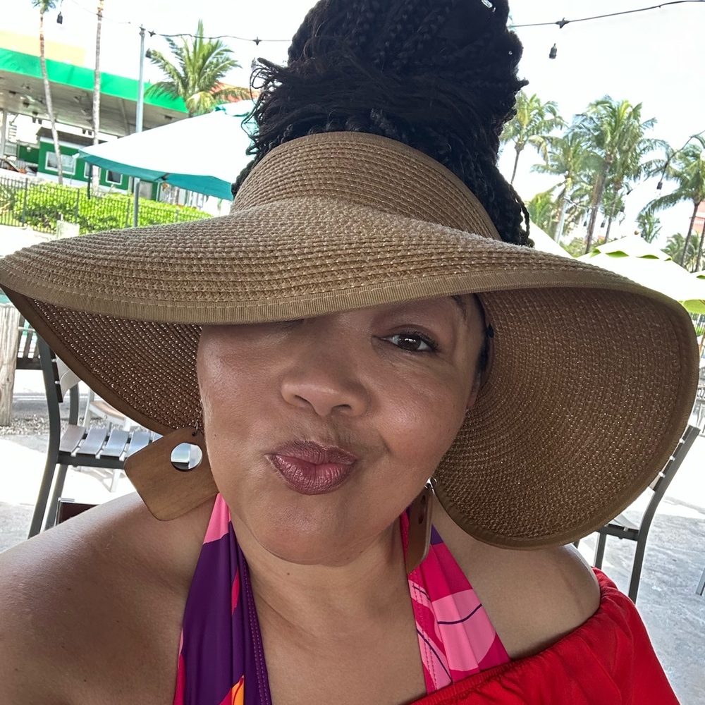 Meet your Posher, Nikki